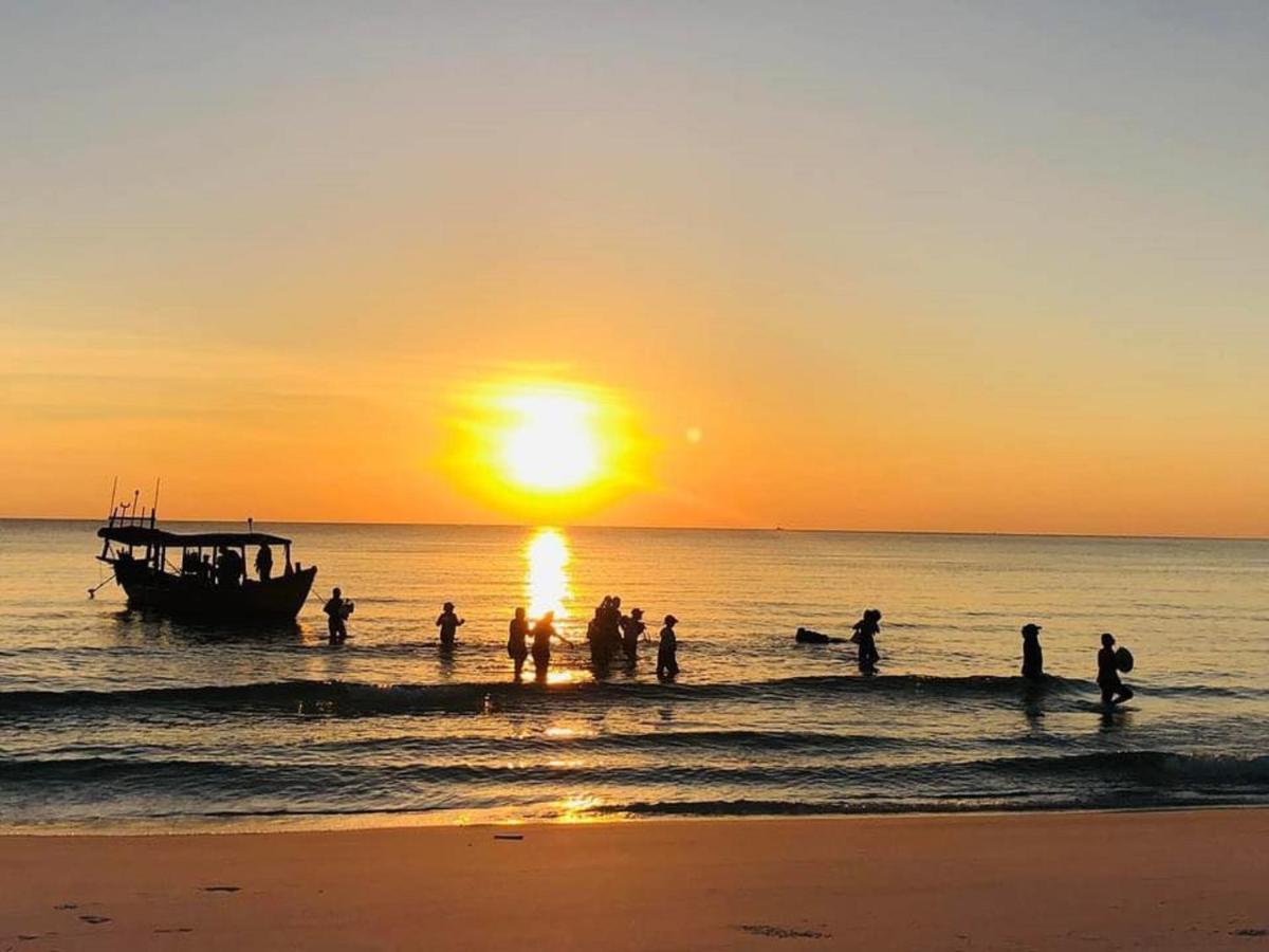 Long Beach Resort Koh Rong Sok San Village Bagian luar foto