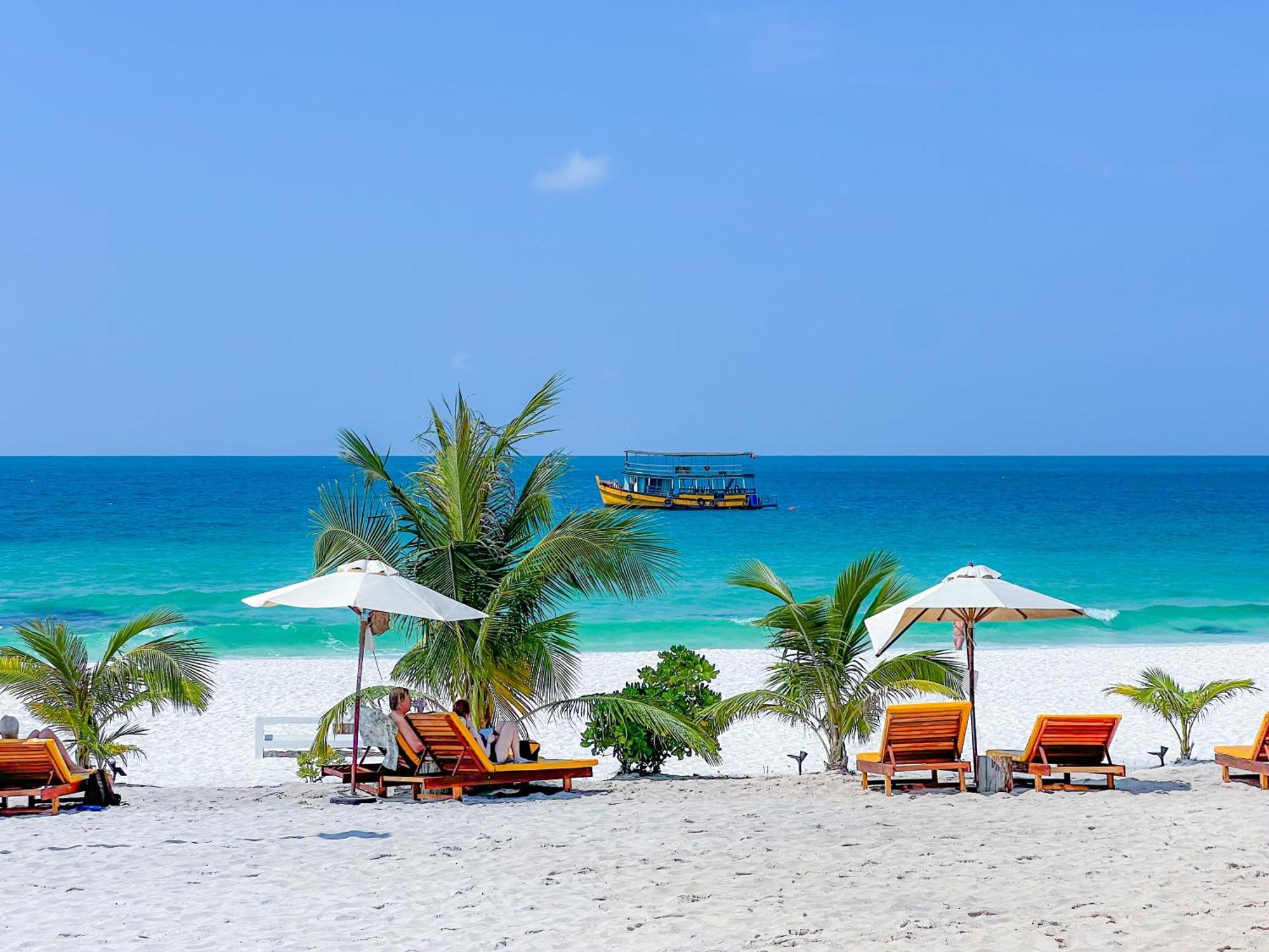 Long Beach Resort Koh Rong Sok San Village Bagian luar foto