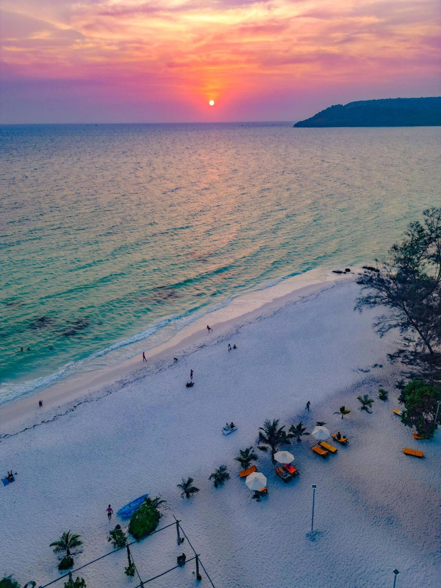 Long Beach Resort Koh Rong Sok San Village Bagian luar foto