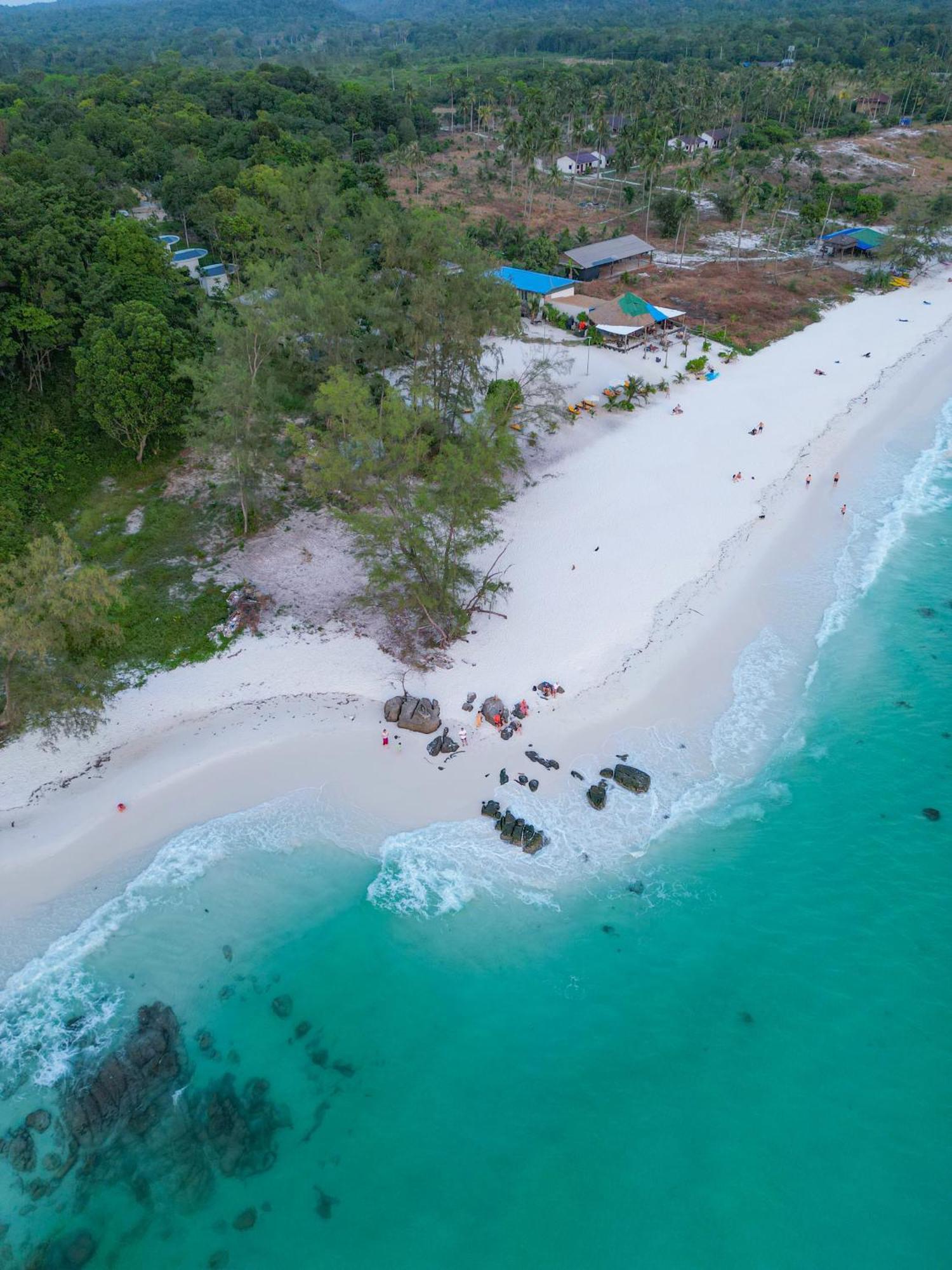 Long Beach Resort Koh Rong Sok San Village Bagian luar foto