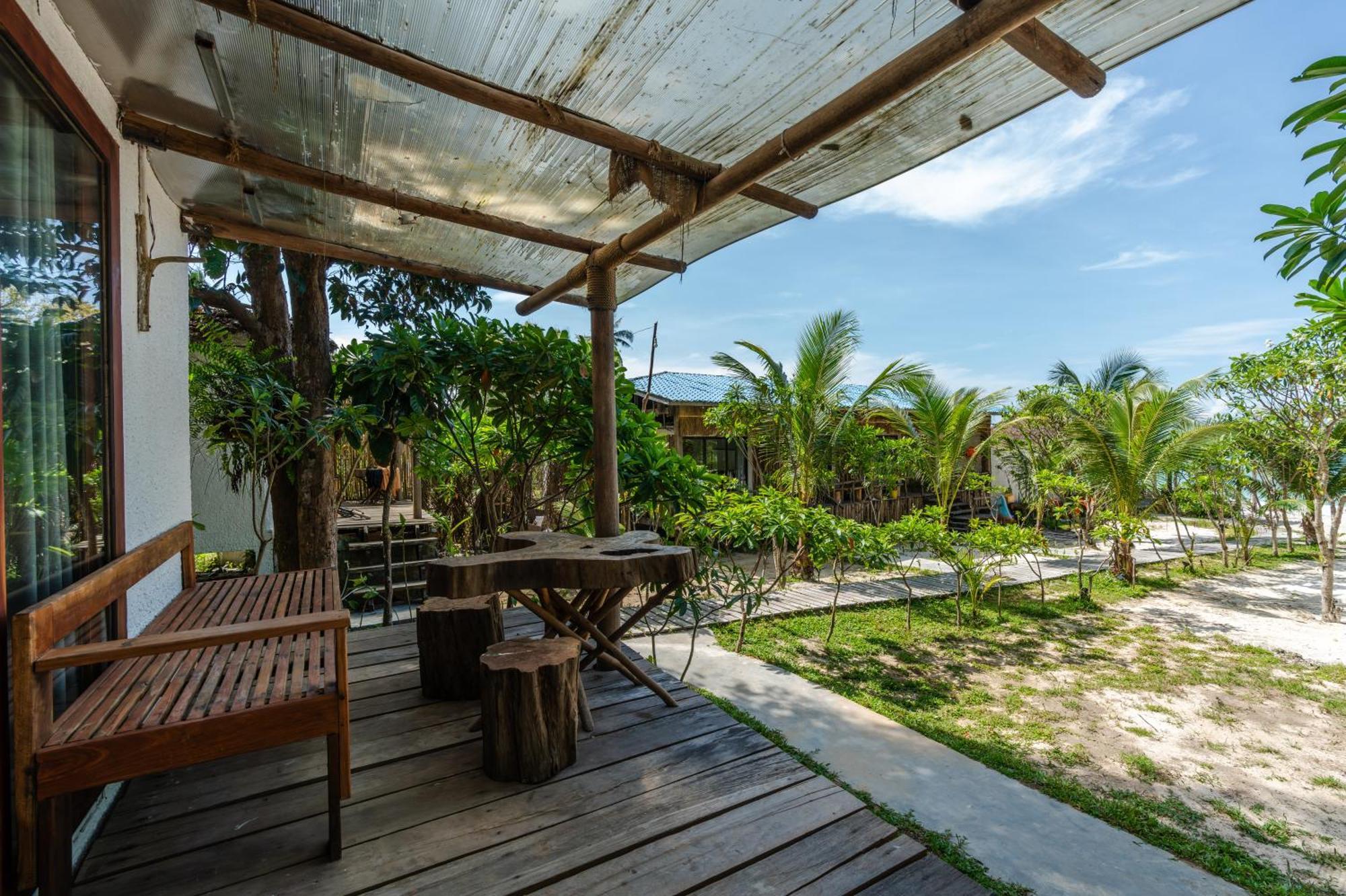 Long Beach Resort Koh Rong Sok San Village Bagian luar foto